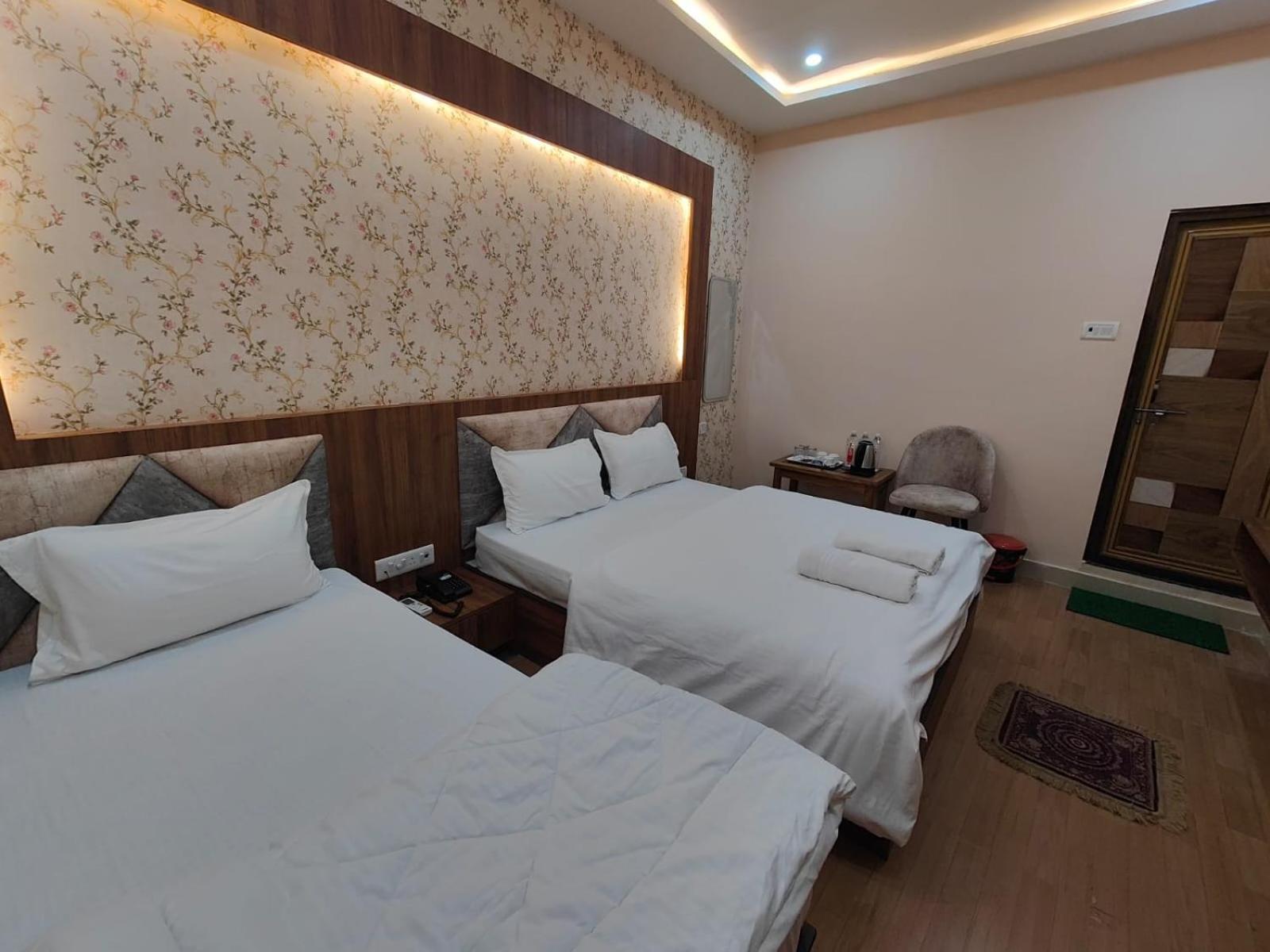 Hotel Mangal Murti Βαρανάσι Εξωτερικό φωτογραφία