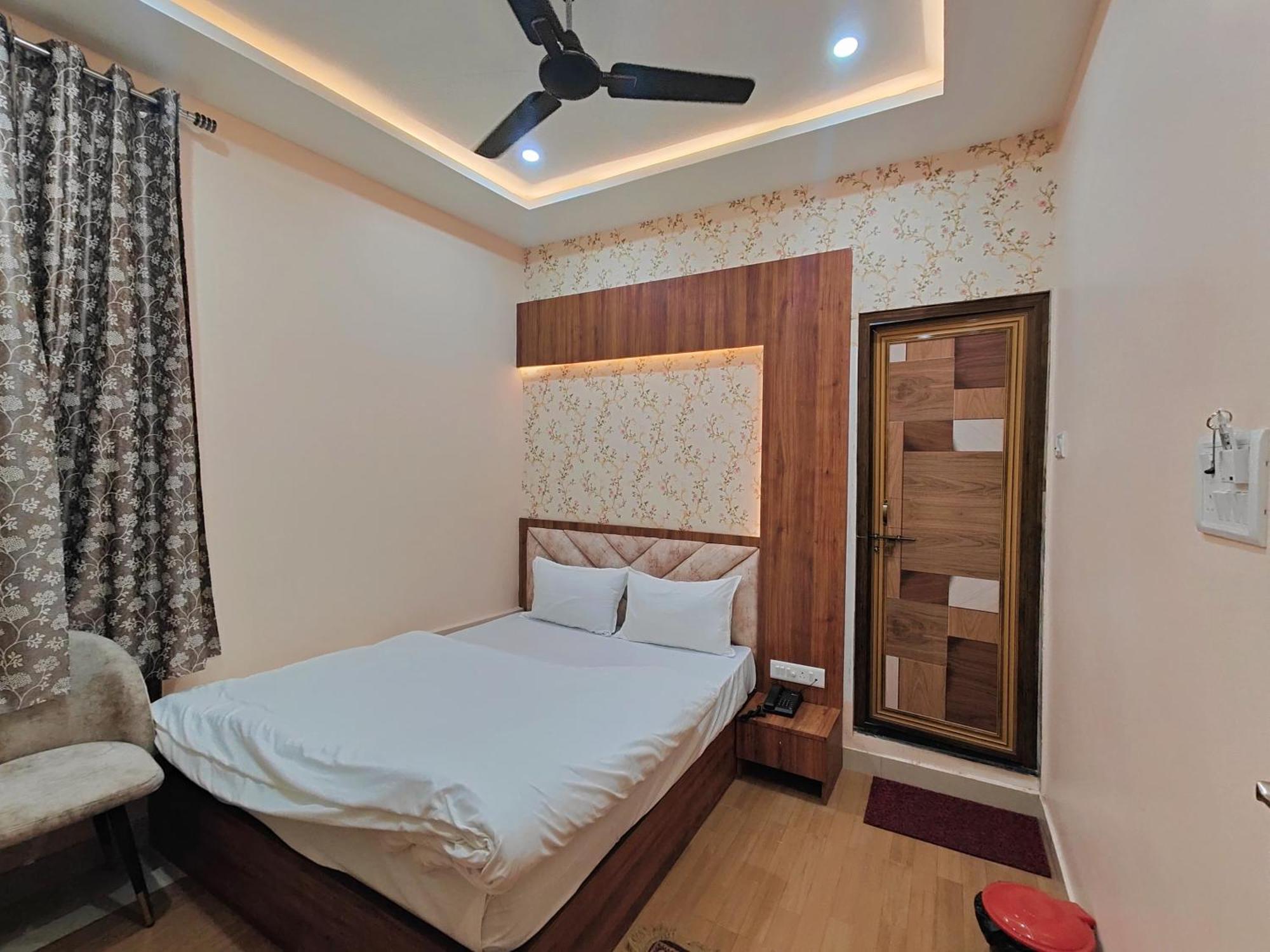 Hotel Mangal Murti Βαρανάσι Εξωτερικό φωτογραφία